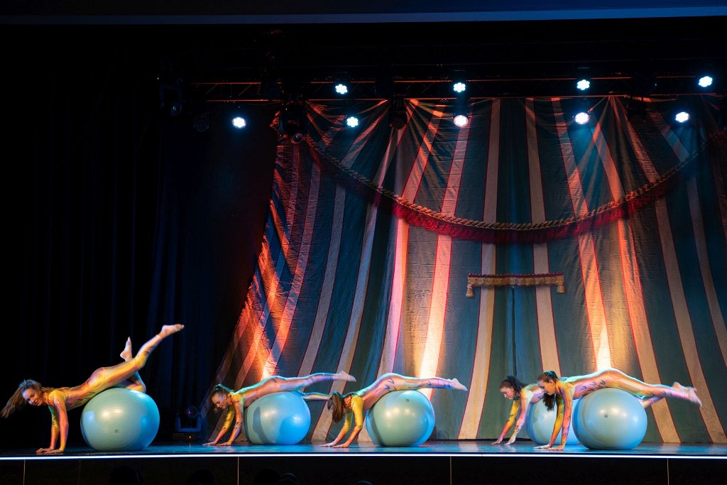 Wintercircus 6D 009.jpg